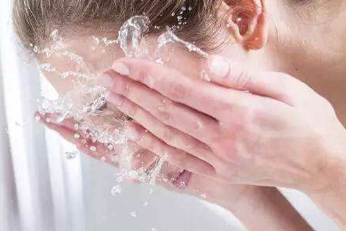 洗脸后自然干好吗？洗脸后不擦干好吗？
